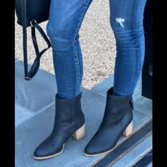 T.G. by K.S.C Booties - Picture 1 of 9